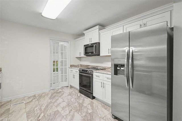 104 Bell Hill DR, Yorktown, VA 23692