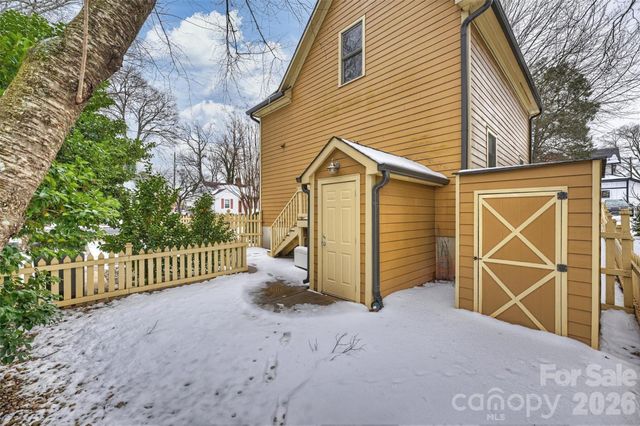 2804 Whiting Avenue, Charlotte, NC 28205