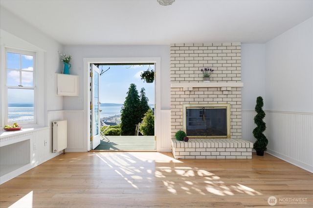 321 Windantide Place, Freeland, WA 98249