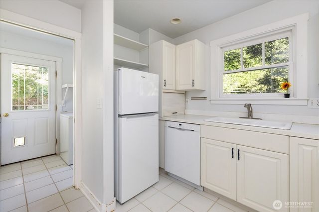 321 Windantide Place, Freeland, WA 98249