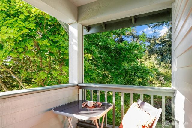 321 Windantide Place, Freeland, WA 98249