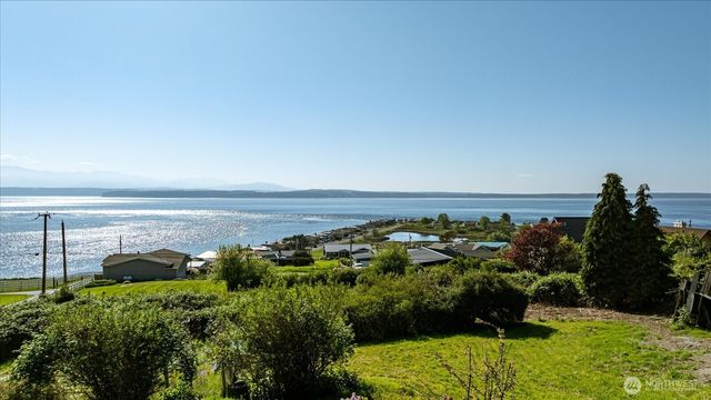 321 Windantide Place, Freeland, WA 98249
