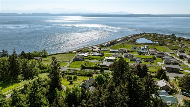 321 Windantide Place, Freeland, WA 98249