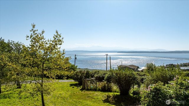 321 Windantide Place, Freeland, WA 98249