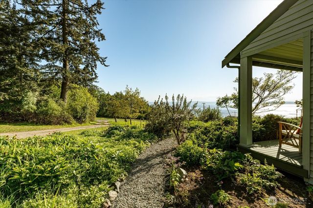 321 Windantide Place, Freeland, WA 98249