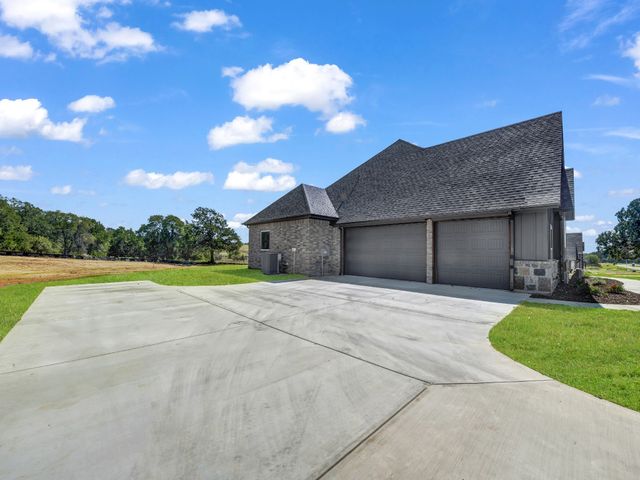 1052 Arbor Vista Drive, Azle, TX 76020