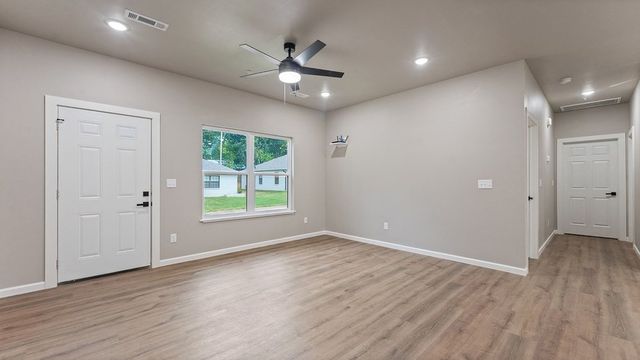 152 W Hill Street, Farmington, AR 72730