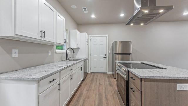 152 W Hill Street, Farmington, AR 72730