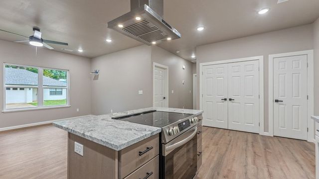 152 W Hill Street, Farmington, AR 72730