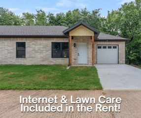 152 W Hill Street, Farmington, AR 72730