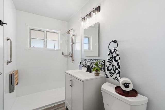 8101 San Joaquin Avenue SE, Albuquerque, NM 87108