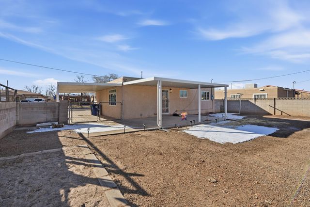 8101 San Joaquin Avenue SE, Albuquerque, NM 87108