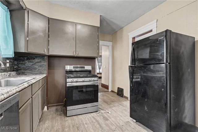 779 Kling Street, Akron, OH 44311