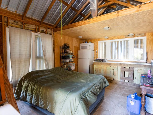 271 Atlantis Street, Sargent, TX 77414