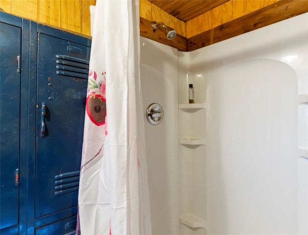 271 Atlantis Street, Sargent, TX 77414