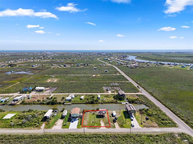 271 Atlantis Street, Sargent, TX 77414