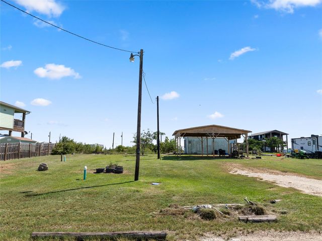 271 Atlantis Street, Sargent, TX 77414