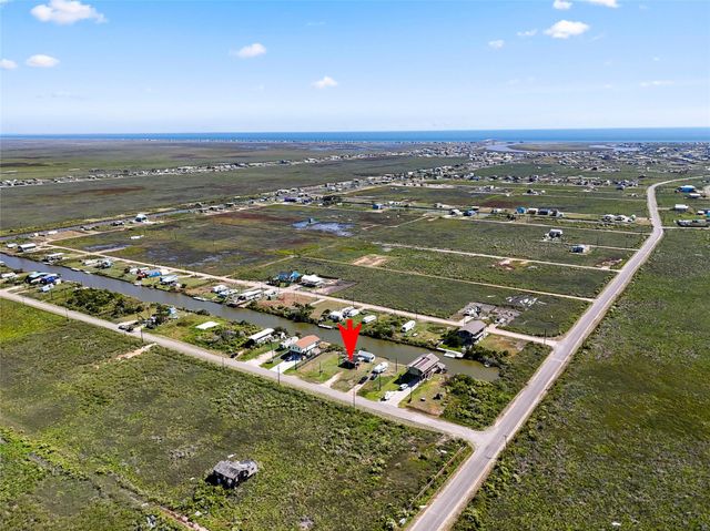 271 Atlantis Street, Sargent, TX 77414