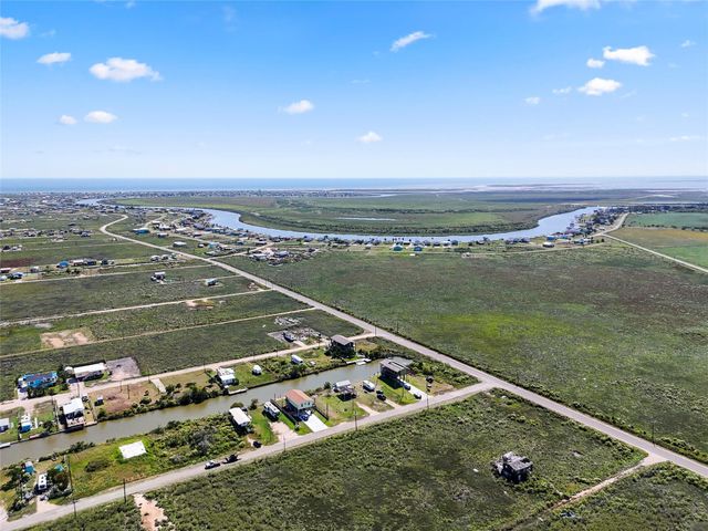 271 Atlantis Street, Sargent, TX 77414