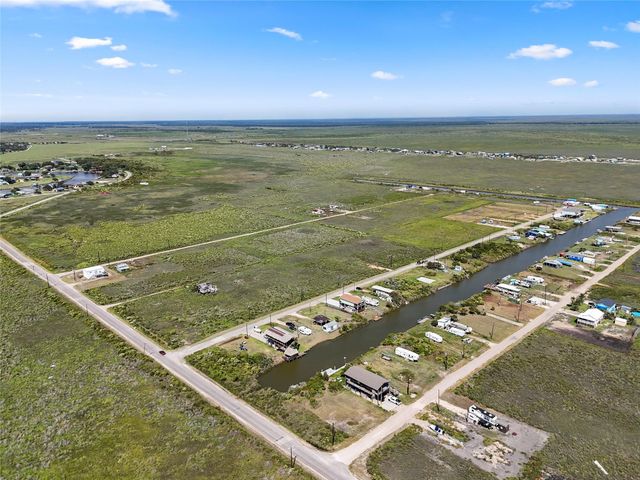 271 Atlantis Street, Sargent, TX 77414
