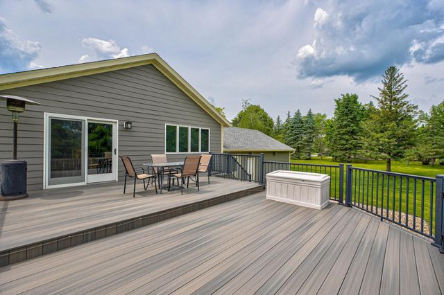940 Ridge Pass, Hudson, WI 54016