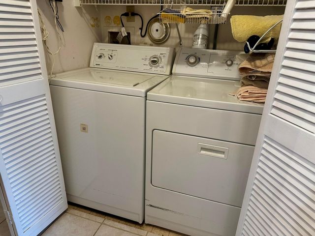 25 Pelican Pointe Drive 201, Delray Beach, FL 33483