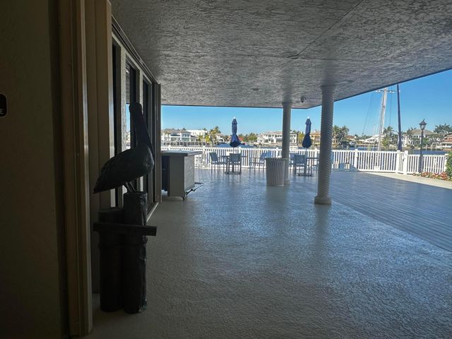 25 Pelican Pointe Drive 201, Delray Beach, FL 33483