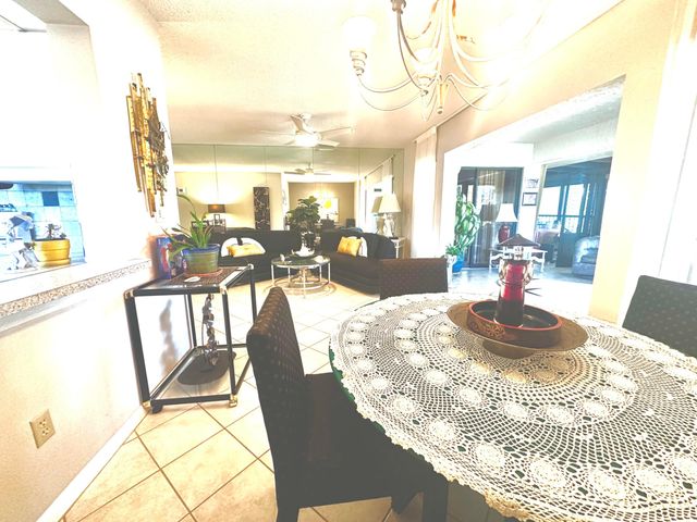 25 Pelican Pointe Drive 201, Delray Beach, FL 33483