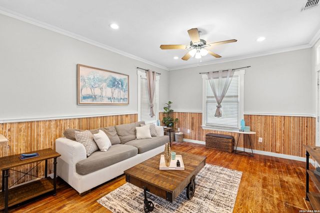 103 Saint Charles, San Antonio, TX 78202