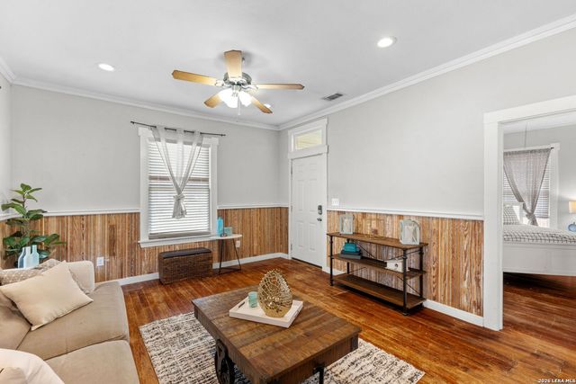 103 Saint Charles, San Antonio, TX 78202