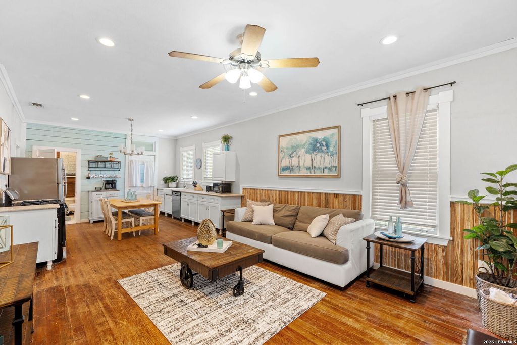 103 Saint Charles, San Antonio, TX 78202