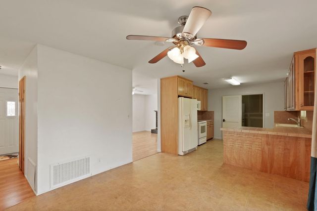 13393 E Jahant Rd, Acampo, CA 95220