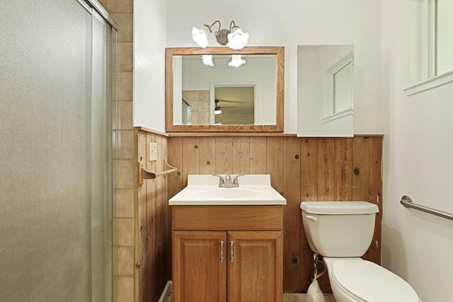 13393 E Jahant Rd, Acampo, CA 95220