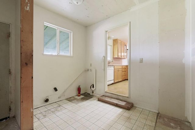 13393 E Jahant Rd, Acampo, CA 95220