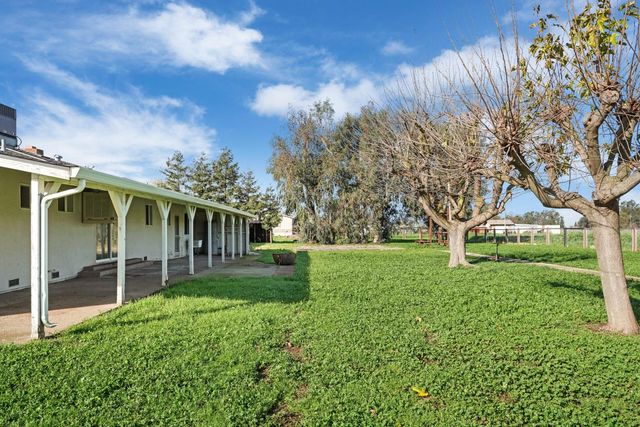 13393 E Jahant Rd, Acampo, CA 95220