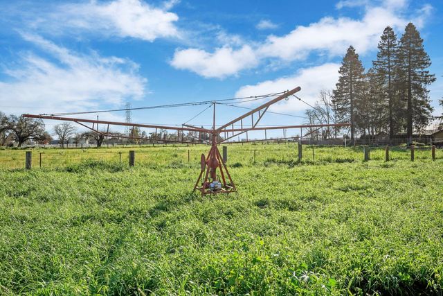 13393 E Jahant Rd, Acampo, CA 95220