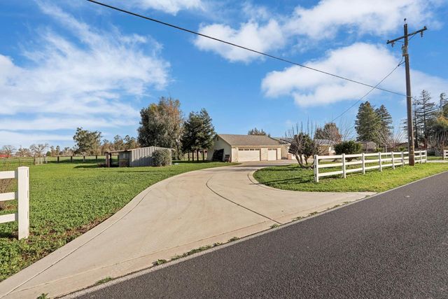 13393 E Jahant Rd, Acampo, CA 95220