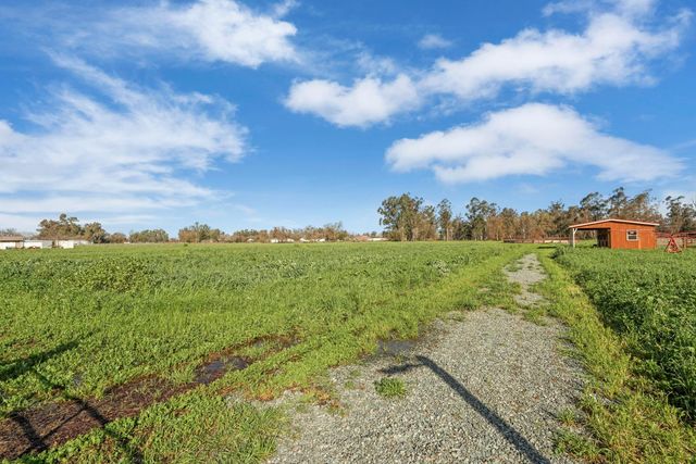 13393 E Jahant Rd, Acampo, CA 95220