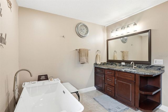 467 GRANITE CIRCLE, Chuluota, FL 32766