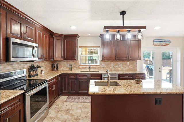 467 GRANITE CIRCLE, Chuluota, FL 32766