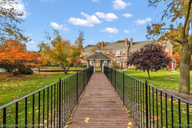 1510 Maryland Club Drive, Royal Oak, MI 48067