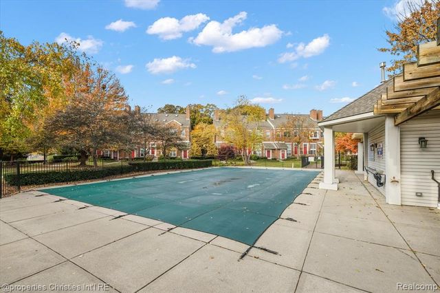 1510 Maryland Club Drive, Royal Oak, MI 48067