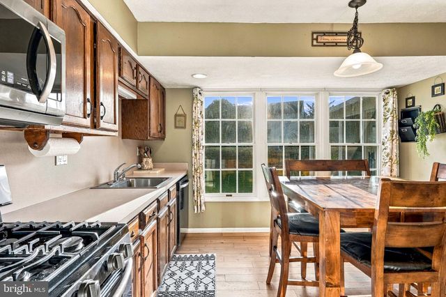 7 SWEETGUM CT, Marlton, NJ 08053