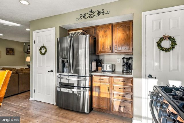 7 SWEETGUM CT, Marlton, NJ 08053