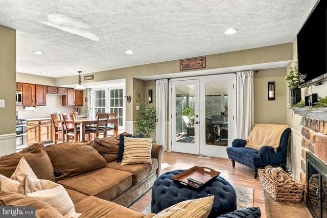 7 SWEETGUM CT, Marlton, NJ 08053