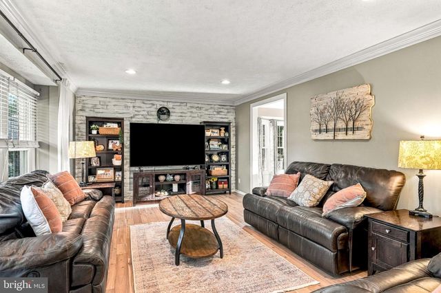 7 SWEETGUM CT, Marlton, NJ 08053