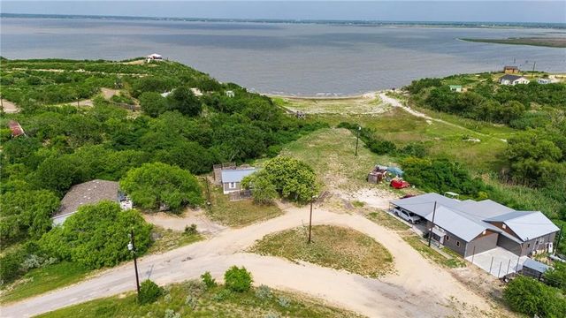114 Ranger Dr, Sandia, TX 78383