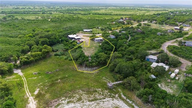 114 Ranger Dr, Sandia, TX 78383