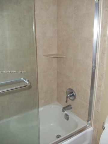 2020 NE 135th St 904, North Miami, FL 33181