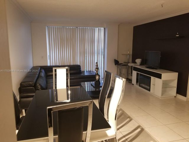 2020 NE 135th St 904, North Miami, FL 33181